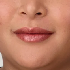 Isadora Perfect Moisture Lipstick huulipuna 151 Precious Rose 4 g