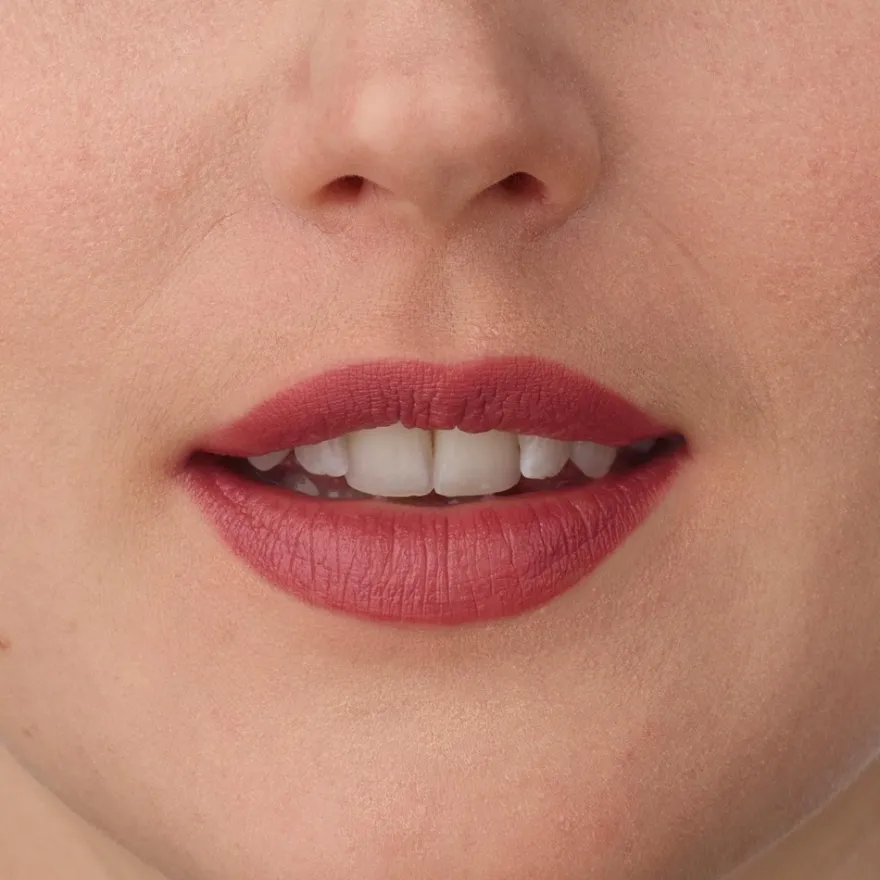Isadora Perfect Moisture Lipstick huulipuna 151 Precious Rose 4 g