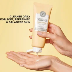 IT Cosmetics Confidence in a Cleanser puhdistusaine 148 ml