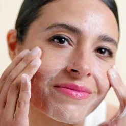IT Cosmetics Confidence in a Cleanser puhdistusaine 148 ml