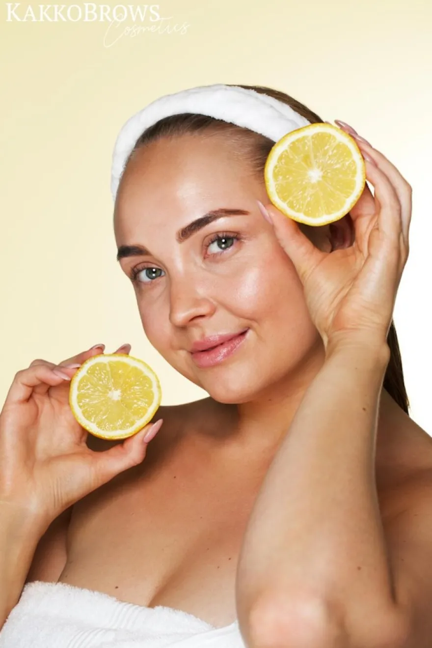 KakkoBrows Cosmetics Ripsien ja kulmien pesuvaahto