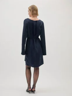 Katri Niskanen Bette mekko