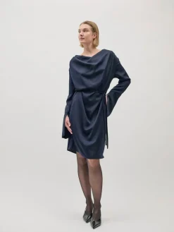 Katri Niskanen Bette mekko