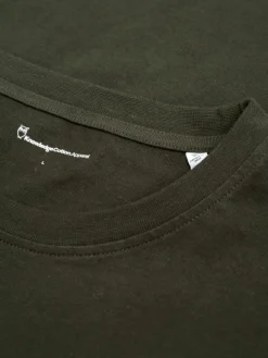 Knowledge Cotton Apparel Loke badge t-paita