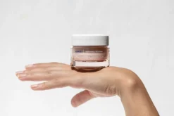 KORRES Apothecary Wild Rose Night-Brightening Sleeping Facial hoitonaamio 40 ml