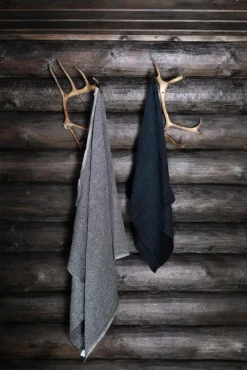 Lapuan Kankurit jättipyyhe Terva 85x180 cm musta-pellava