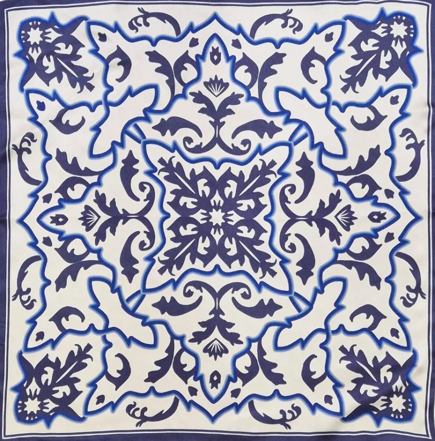 Lasessor Majolica silkkihuivi