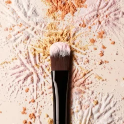 Laura Mercier Tools & Accessories Secret Brightening Powder Brush sivellin