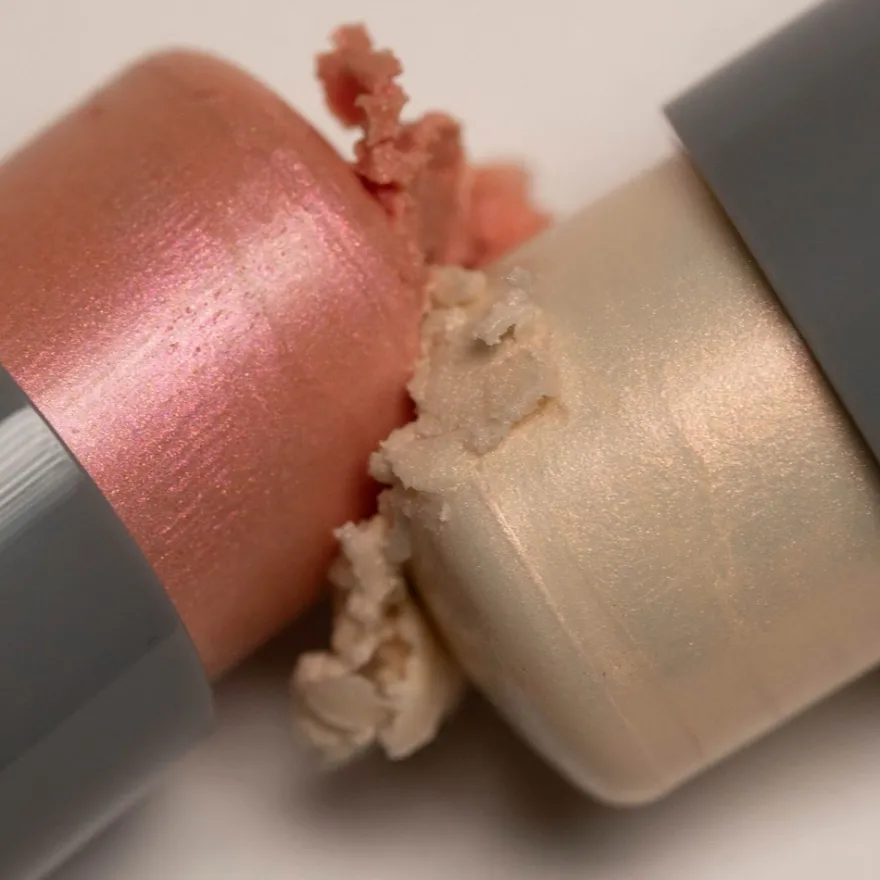 LH cosmetics Artistick Highlighter