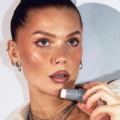 LH cosmetics Artistick Highlighter