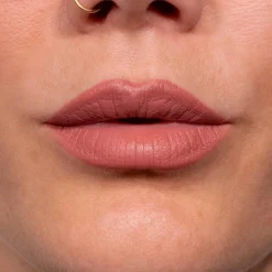 LH cosmetics Crayon -monikäyttöinen rajauskynä 1,1 g