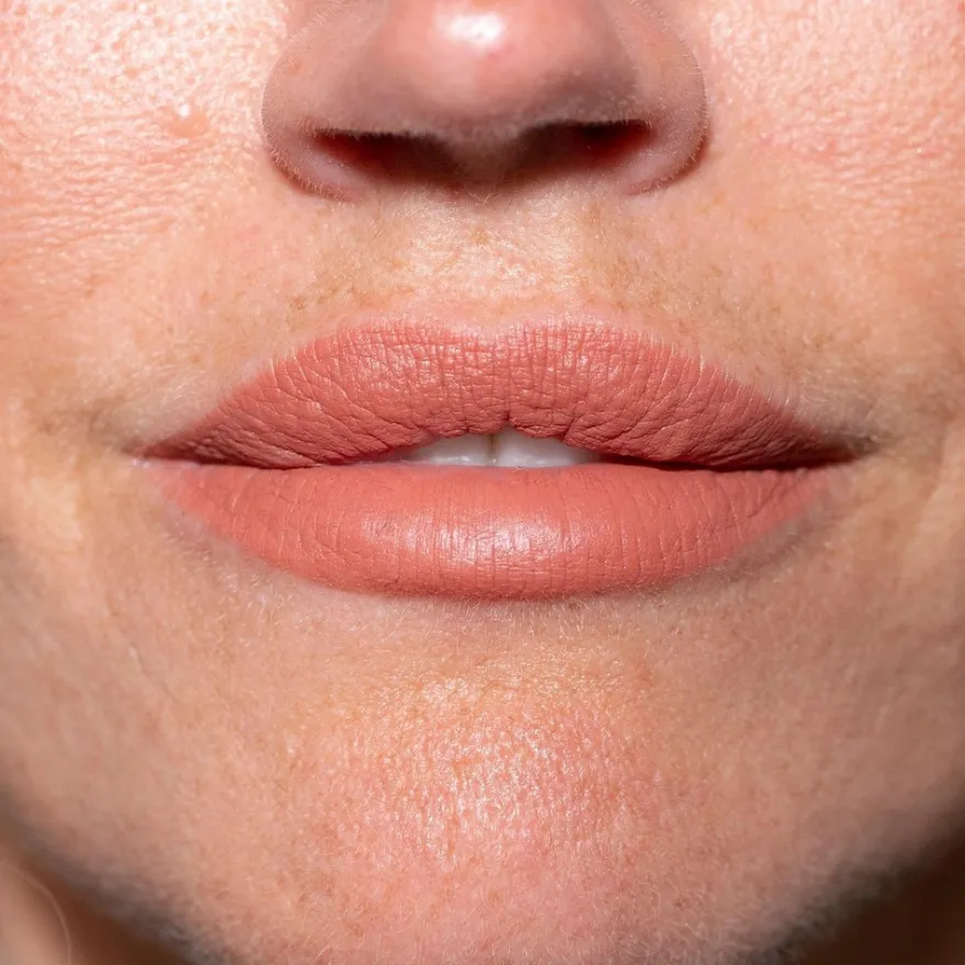 LH cosmetics Crayon -monikäyttöinen rajauskynä 1,1 g