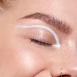 LH cosmetics Crayon -monikäyttöinen rajauskynä 1,1 g