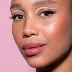 LH cosmetics Crayon -monikäyttöinen rajauskynä 1,1 g