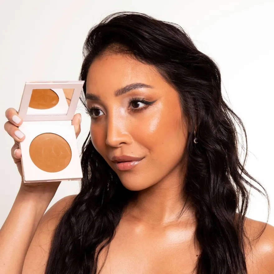 LH cosmetics Infinity Bronzer -aurinkopuuteri 7 g
