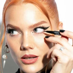 LH cosmetics Infinity Ink -silmänrajaustussi 0,5 ml