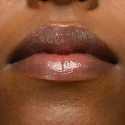 LH cosmetics Plush -huulikiilto 10 ml