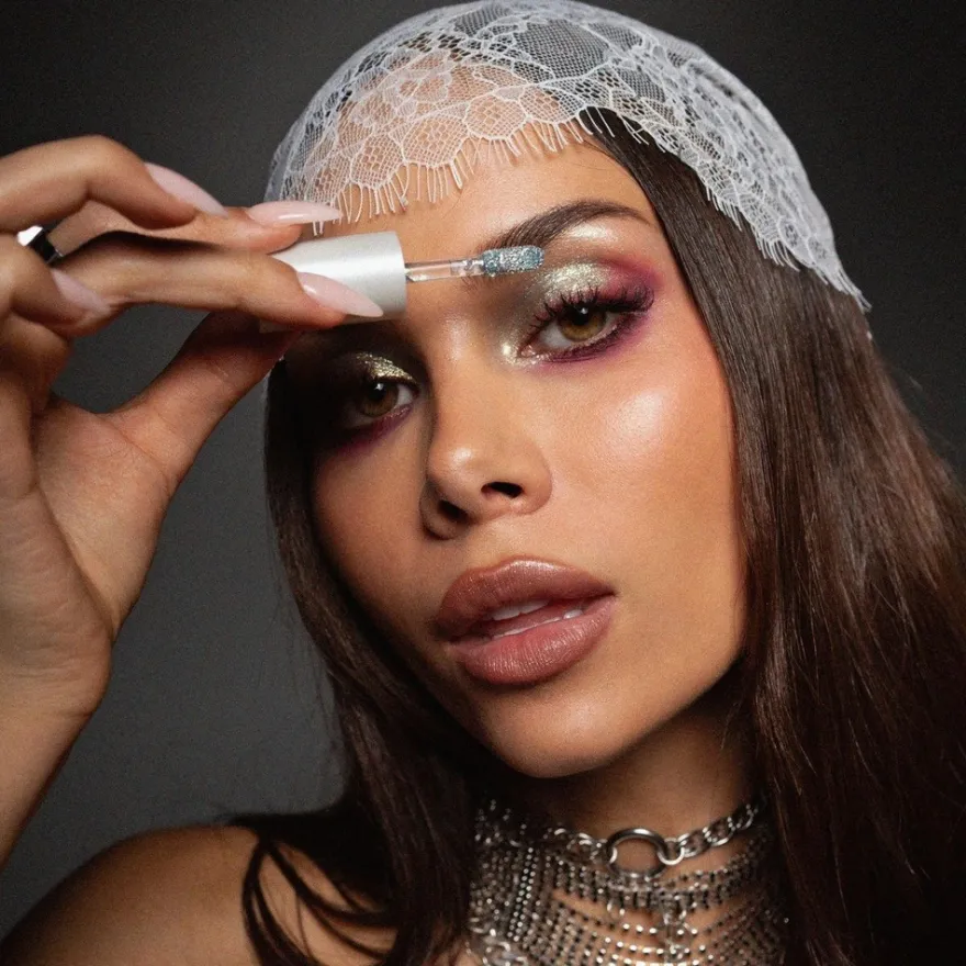 LH Cosmetics x Jenna Tanisha Sparkl -nestemäinen luomiväri 3,3 ml