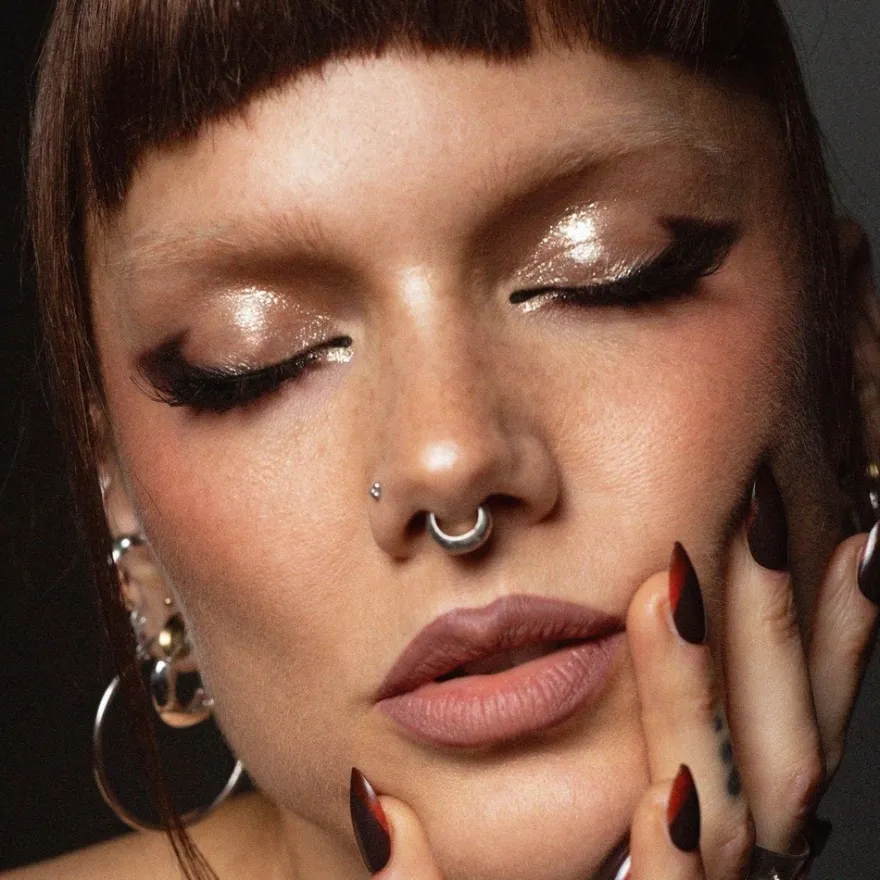 LH Cosmetics x Jenna Tanisha Sparkl -nestemäinen luomiväri 3,3 ml
