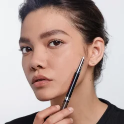 L'Oréal Paris Infaillible Brows 24H Filling Triangular Pencil 1.0 Ebony kulmakynä 1ml