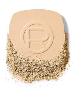 L'Oréal Paris Infaillible 24H Fresh Wear Foundation in a Powder Meikkipuuteri Warm Undertone 30 ml