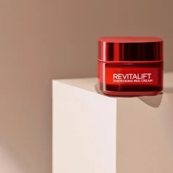 L'Oréal Paris Revitalift Energisoiva punainen anti-age päivävoide 50ml