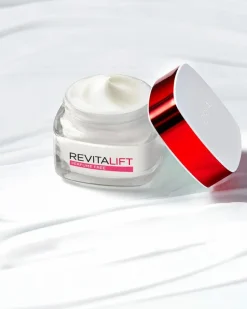 L'Oréal Paris Revitalift Perfume Free kiinteyttävä ja kosteuttava päivävoide herkälle iholle 50ml