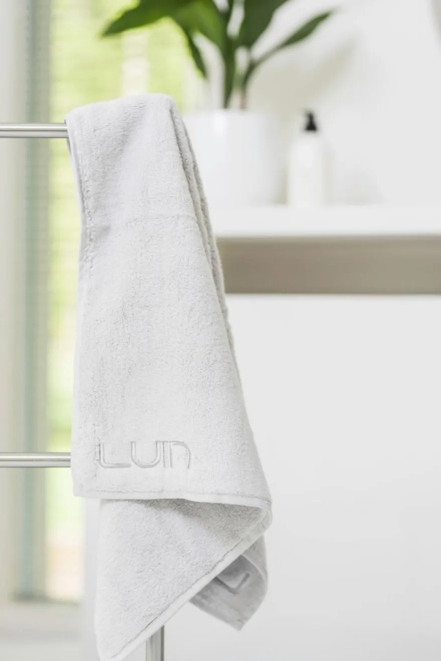 Luin Living Your Home Your Spa käsipyyhe 50x80 cm pearl grey