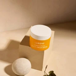 Lumene VALO Heleyttävä Päivävoide SPF30 50 ml