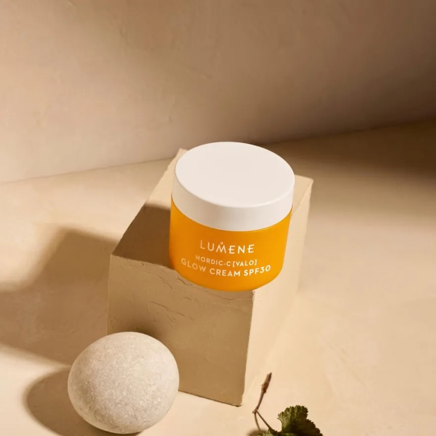 Lumene VALO Heleyttävä Päivävoide SPF30 50 ml