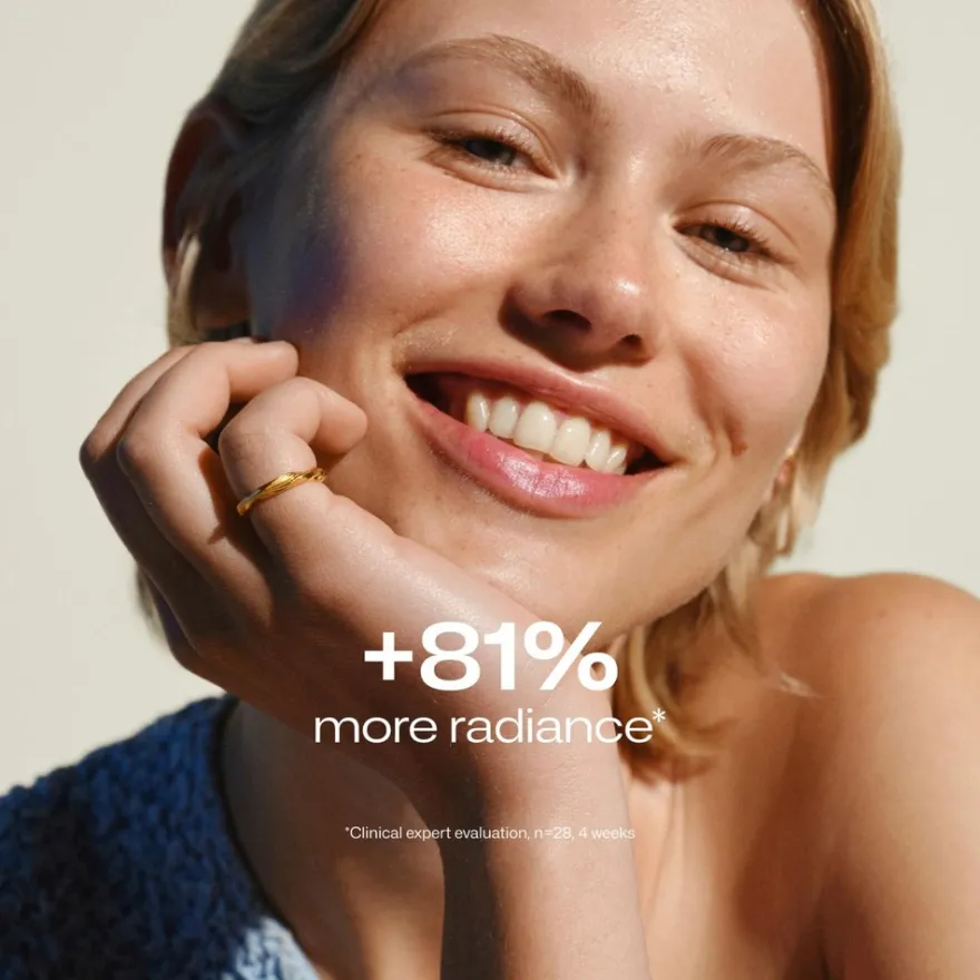 Lumene VALO Kirkastava hyaluronitiiviste 30 ml