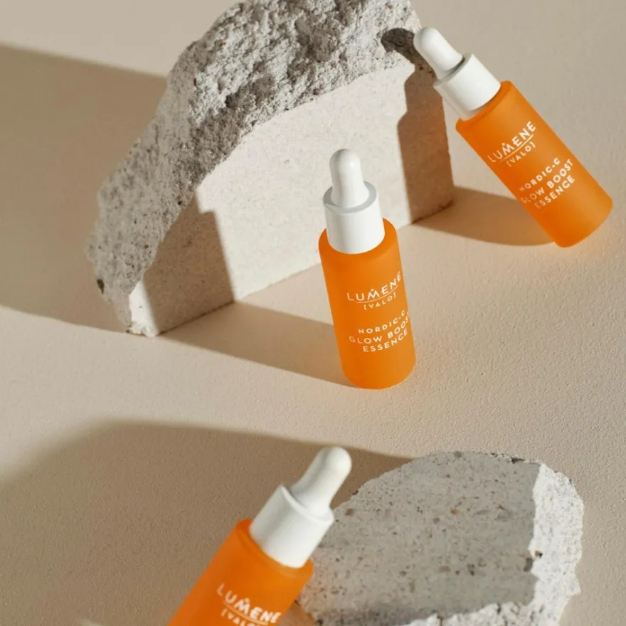 Lumene VALO Kirkastava hyaluronitiiviste 30 ml