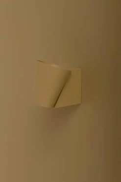 Lundia Liekki seinävalaisin
