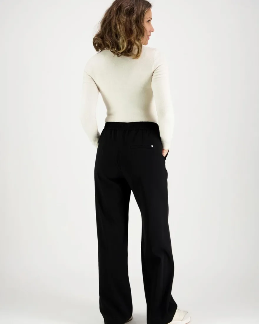 Mac christy floating crepe housut