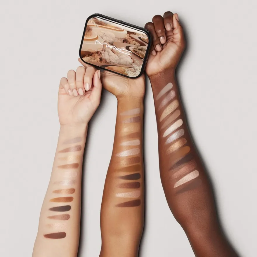 MAC Connect In Colour x12 Eye Shadow Palette luomiväripaletti 12,2 g