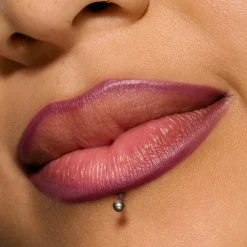 MAC Cosmetics Lipglazer Glossy Liner -huultenrajauskynä 0,25 g