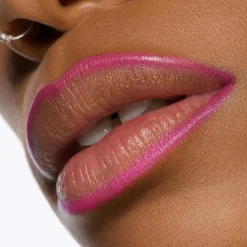 MAC Cosmetics Lipglazer Glossy Liner -huultenrajauskynä 0,25 g