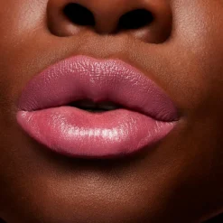 MAC Cosmetics Lustreglass Sheer Shine Lipstick -huulipuna 3,5 g