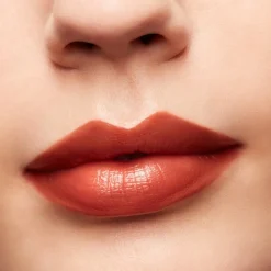 MAC Cosmetics Lustreglass Sheer Shine Lipstick -huulipuna 3,5 g