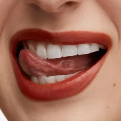 MAC Cosmetics Lustreglass Sheer Shine Lipstick -huulipuna 3,5 g
