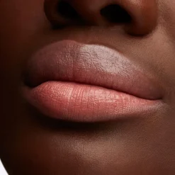 MAC Cosmetics Lustreglass Sheer Shine Lipstick -huulipuna 3,5 g