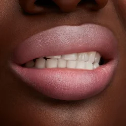 MAC Cosmetics Lustreglass Sheer Shine Lipstick -huulipuna 3,5 g