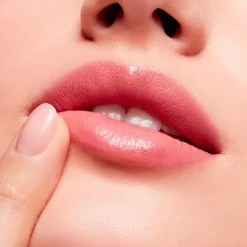 MAC Cosmetics Lustreglass Sheer Shine Lipstick -huulipuna 3,5 g