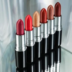 MAC Cosmetics Lustreglass Sheer Shine Lipstick -huulipuna 3,5 g