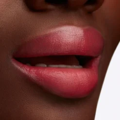 MAC Cosmetics Lustreglass Sheer Shine Lipstick -huulipuna 3,5 g