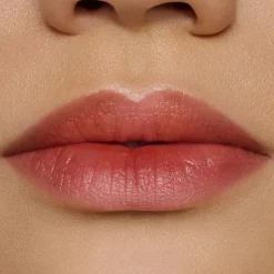 MAC Cosmetics Lustreglass Stainglass Lip Tint -nestemäinen huulipuna 3 g