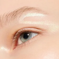 MAC Cosmetics Metamorphosis Prismatica Liquid Eye Liner -nestemäinen rajauskynä 2 ml