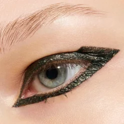 MAC Cosmetics Metamorphosis Prismatica Liquid Eye Liner -nestemäinen rajauskynä 2 ml