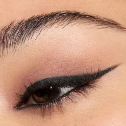 MAC Cosmetics Multisculpt Matte Liquid Eyeshadow -nestemäinen luomiväri 4,5 ml