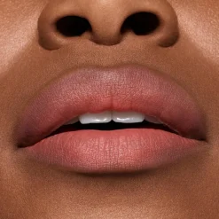 MAC Cosmetics Powder Kiss Hazy Matte Lipstick -huulipuna 3,5 g